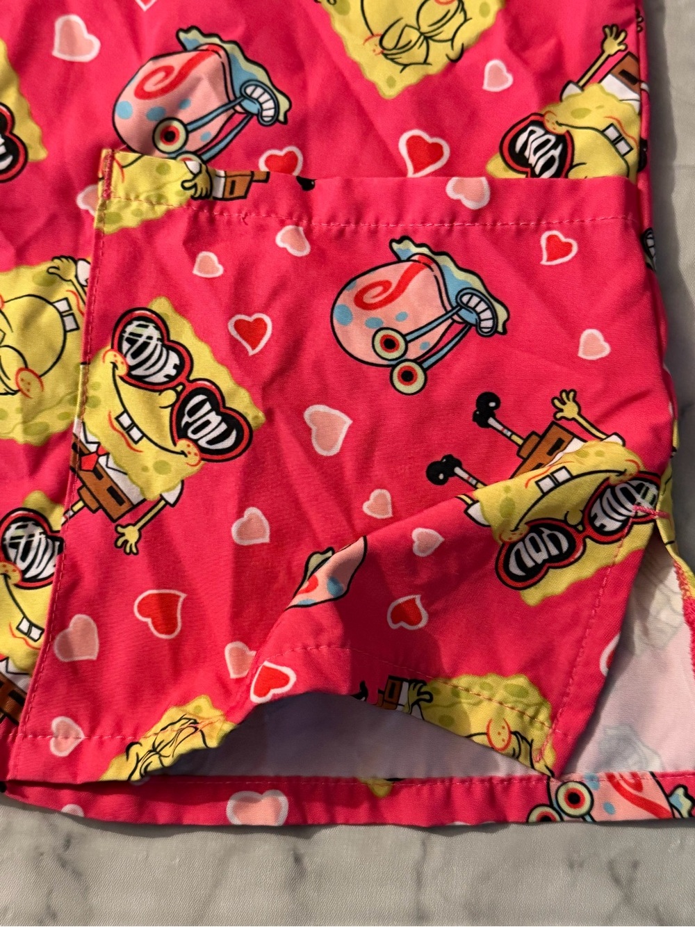 SpongeBob SquarePants Valentine's Day Scrub Top Pink Hearts Gary Cartoon Print L - Picture 5 of 8